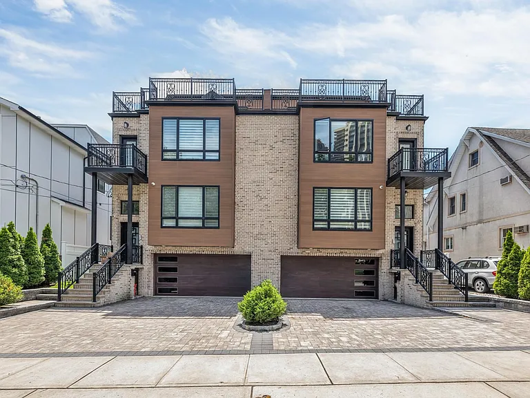 34 Lafayette Ave — Photo 1
