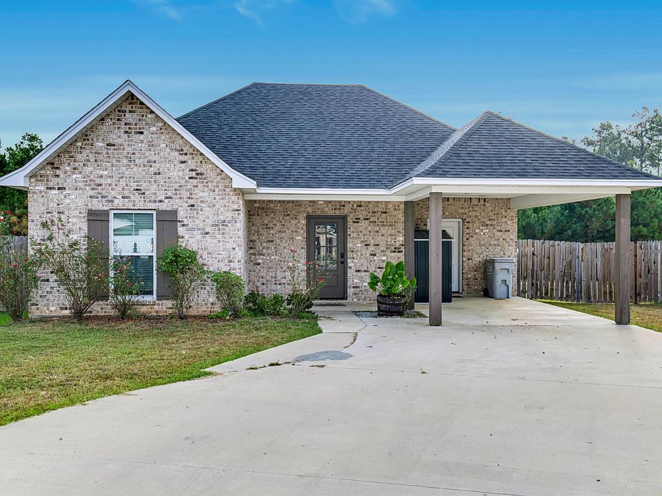1st image of 317 Yellow Pine Dr