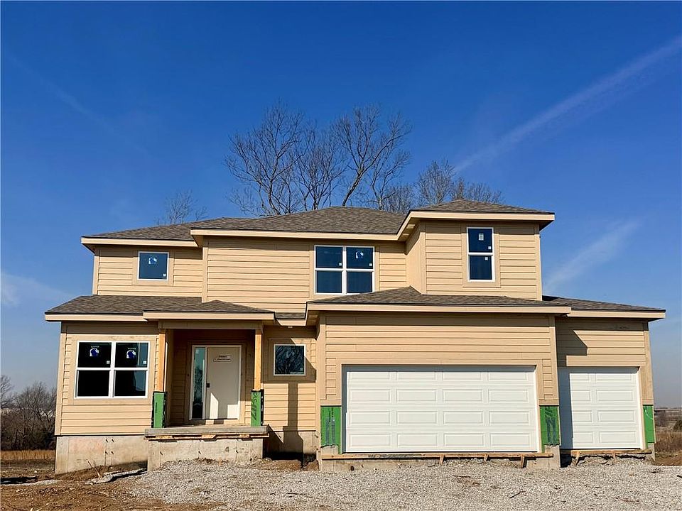 1st image of 20774 Emerald St
