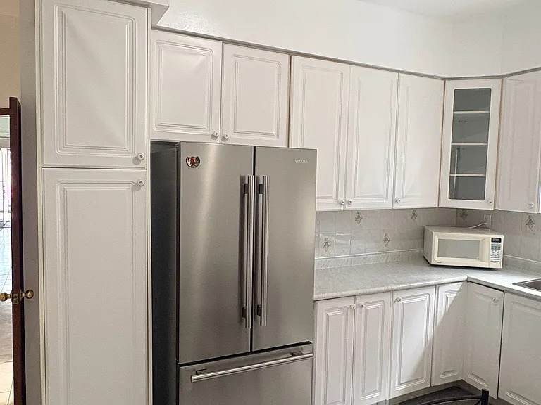 1080 Dufferin St #MAIN FLOOR — Photo 10
