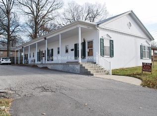 2105 Englewood Ter, Independence, MO 64052