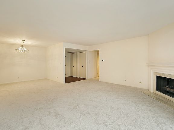 3rd image of 3 The Court Of Harborside APT 106