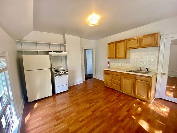 5th image of 920 N Congress St APT 2