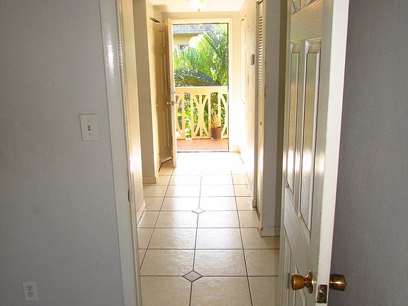 4th image of 1370 NE 119th St APT 15E