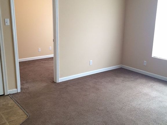 4th image of 268 Willow Creek Dr APT 8