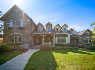 2437 Ravisloe Ln, Homewood, IL 60430