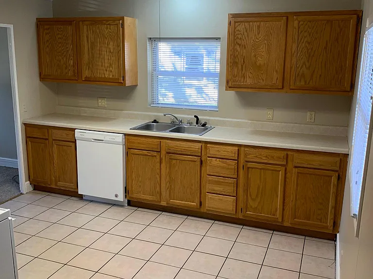 606 S Mattis Ave #2 — Photo 7