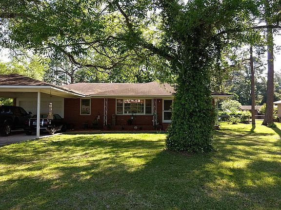 Front View & Pecan Tree