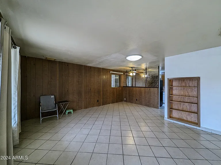 6036 N 31st Dr — Photo 9