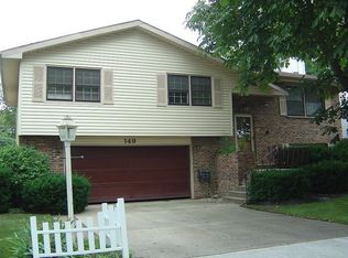 149 Mockingbird Ln, Wheeling, IL 60090