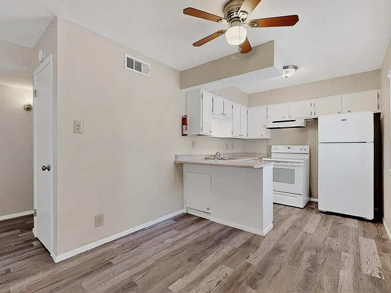 Interior - Kitchen/Dining