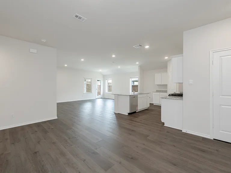 3917 Amethyst Dr — Photo 10