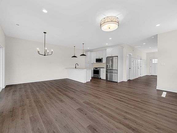 4th image of 17 Moorebrooke Rd
