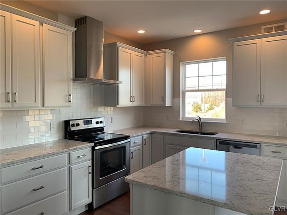 3rd image of 218 Abigail Dr Lot 24