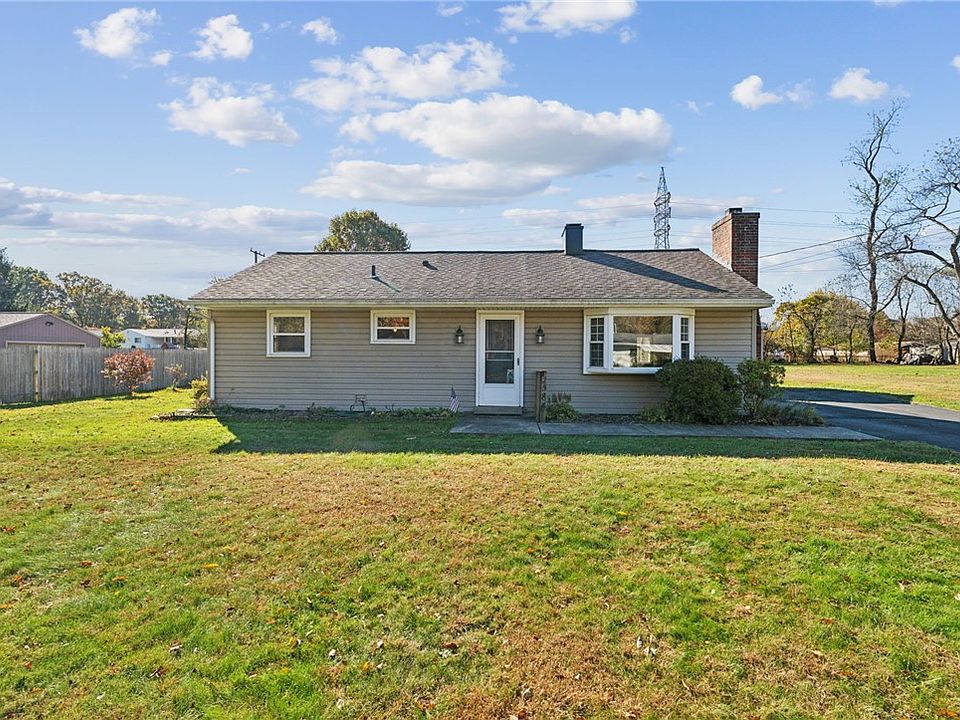 1st image of 2584 Hampton Ave