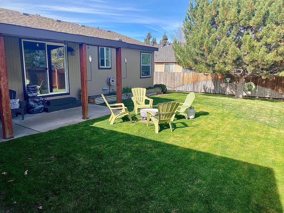 2nd image of 20026 Elizabeth Ln