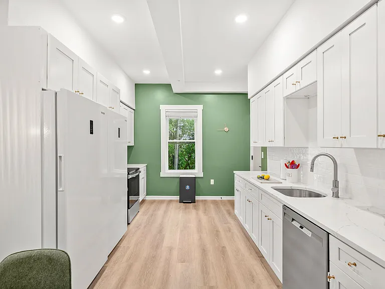 18 Benedict St #10 — Photo 17