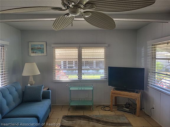 5th image of 54 Pine Aire Cir