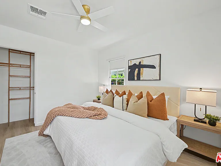 5119 Enfield Ave — Photo 20