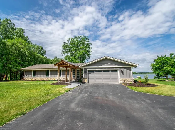 5221 Little Cedar LANE, West Bend, WI 53095