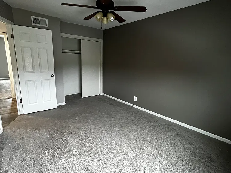 2100 Cottingham Dr — Photo 8