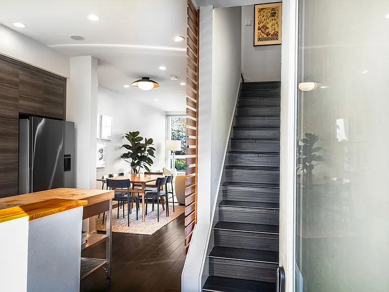 3220 Franklin Ave E #MAIN — Photo 8