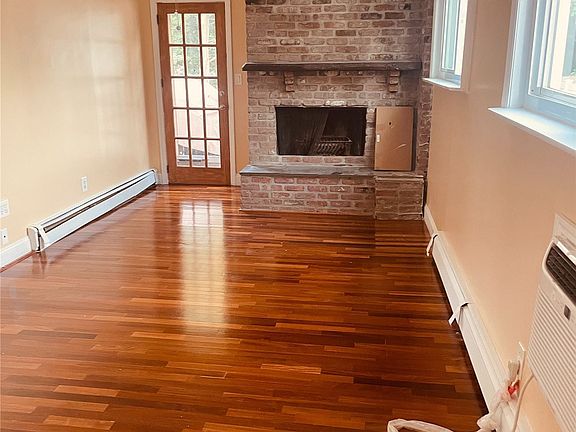 5th image of 1989 Oakmere Dr Floor 1