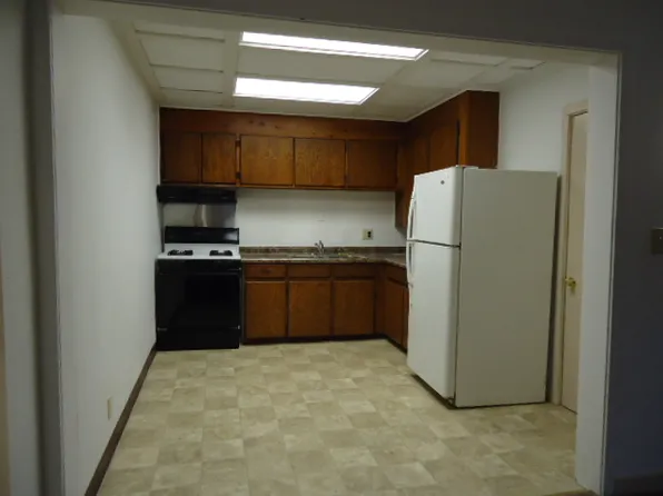 218 N Center St #A, Plano, IL 60545