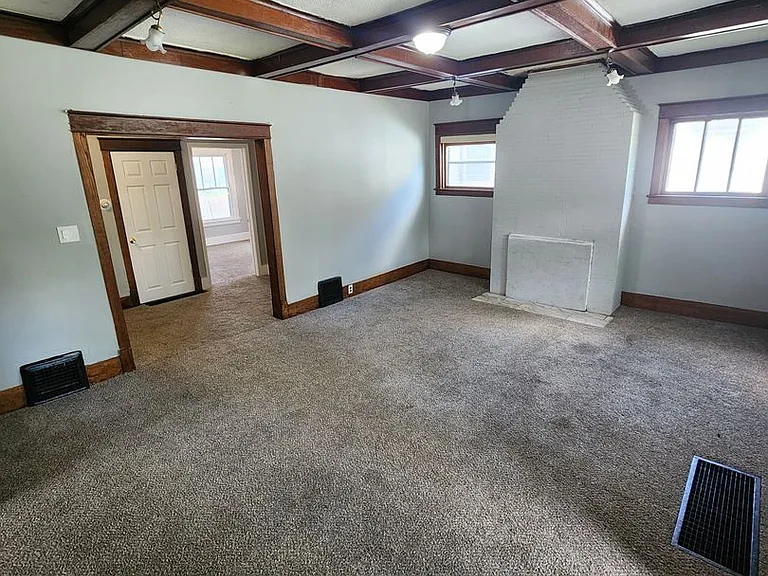6010 Florence Blvd — Photo 8