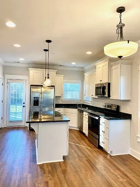 2 bed, 2.5 bath, 1302 sqft, $1,775 — Photo 1