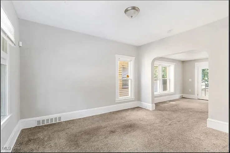 9919 Raymond Ave — Photo 7