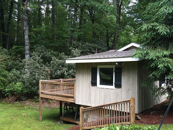 Caretakers cabin and deck