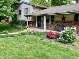 3500 San Mateo Rd, Waterford, MI 48329