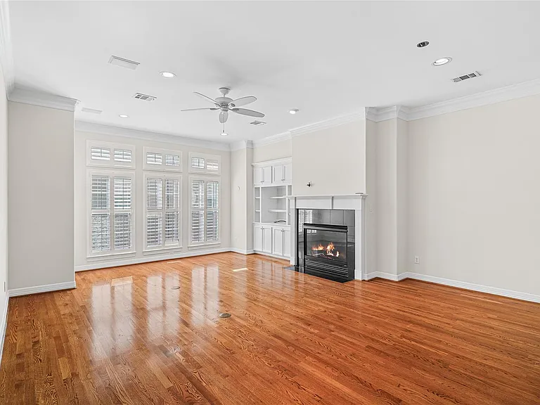 2150 Bancroft St — Photo 2