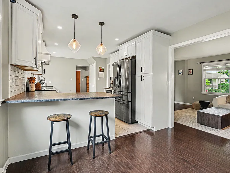 413 Pawnee Dr — Photo 6