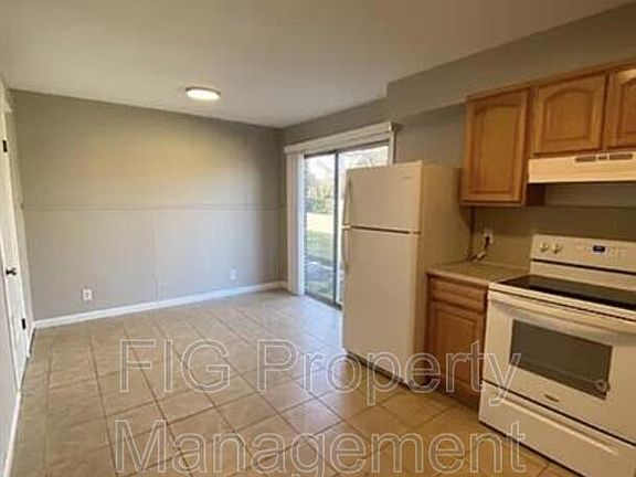 3rd image of 125 Louella Dr
