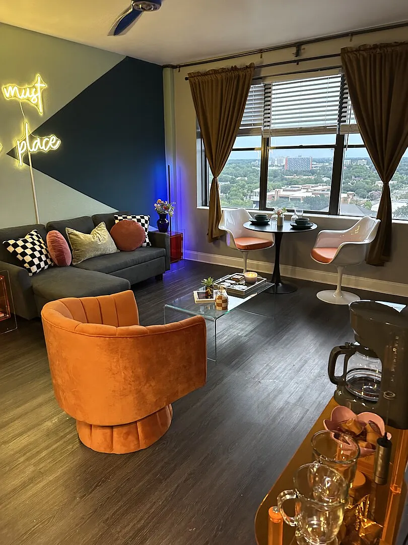 Sky high views condo — Photo 4