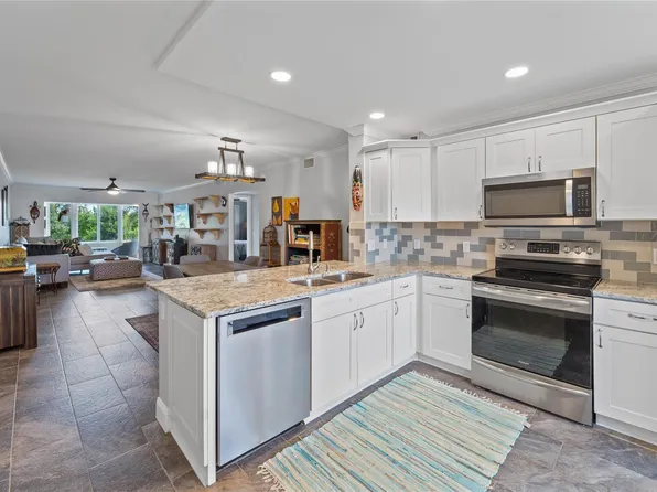 2001 Lincoln A #2001, Boca Raton, FL 33434