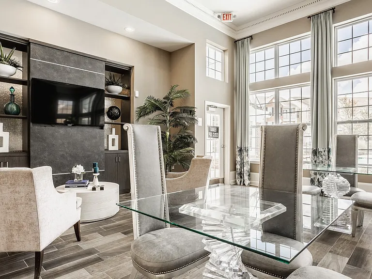 The Avenue at Polaris Apartments — Photo 37