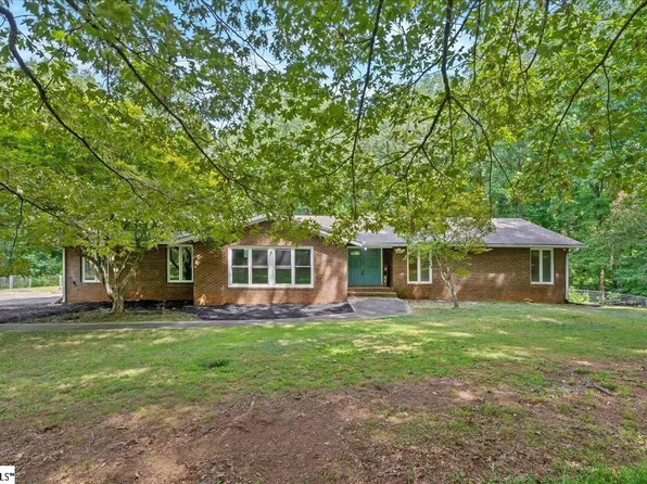 109 Nottingham Ct, Easley, SC 29640