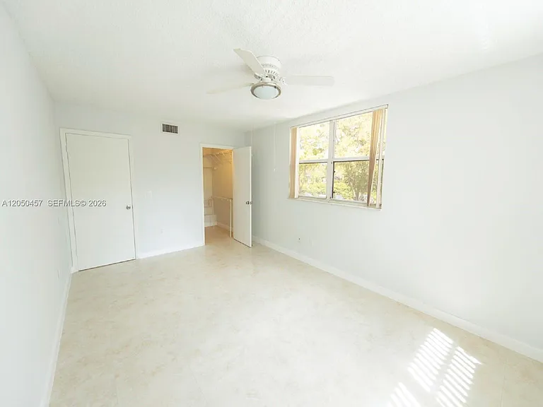 8373 Lake Dr #201 — Photo 10