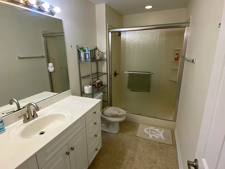 1041 Bridgeport Way — Photo 16