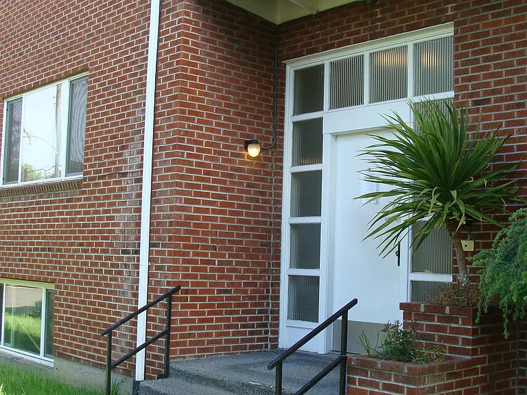 1944 Hudson St — Photo 23