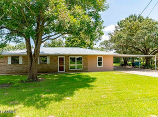 1011 Roma St, Breaux Bridge, LA 70517