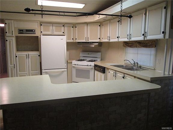 4th image of 50 Marseille Ave