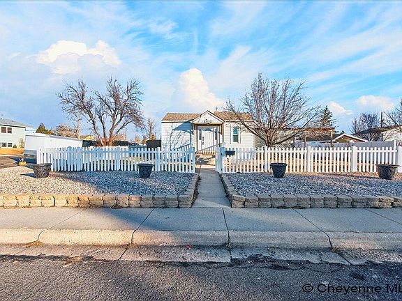 2nd image of 2532 E 9th St