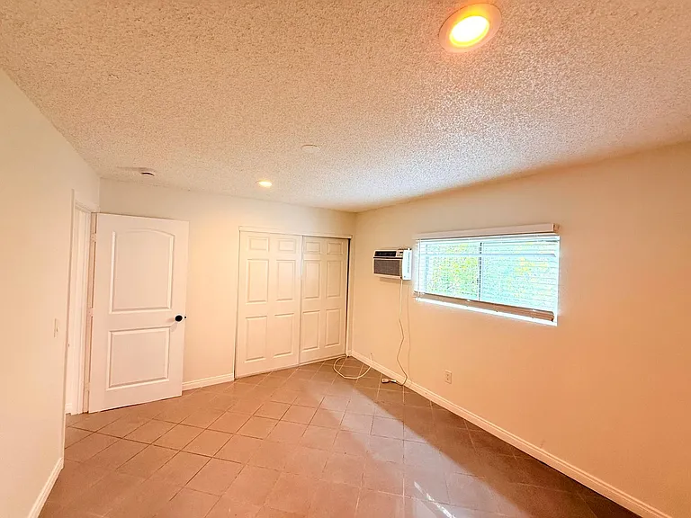 5440 - 5442 Lemon Grove Av — Photo 10