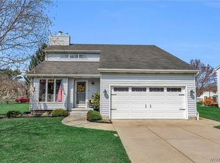 2 W Lake Forest Pkwy, Lancaster, NY 14086