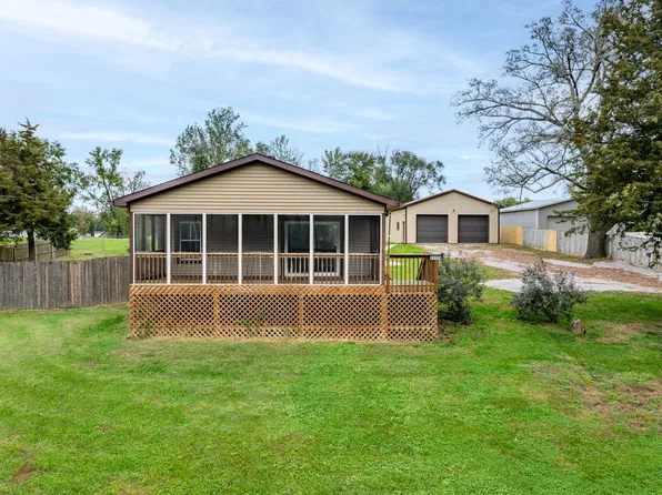 2006 W 49th St, Davenport, IA 52806