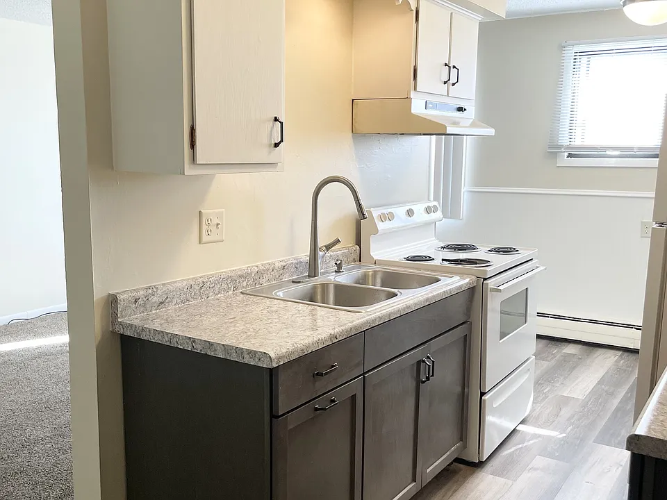 Sullivan Lake Apartments